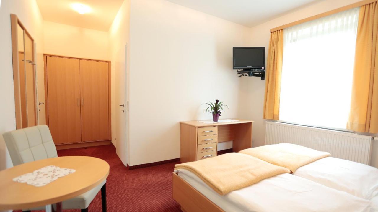 Hotel Reineldis Mureck Bagian luar foto