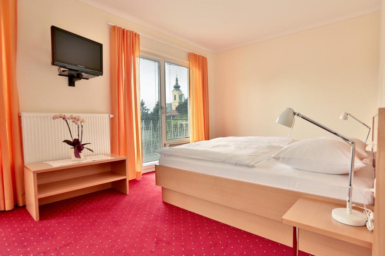 Hotel Reineldis Mureck Bagian luar foto