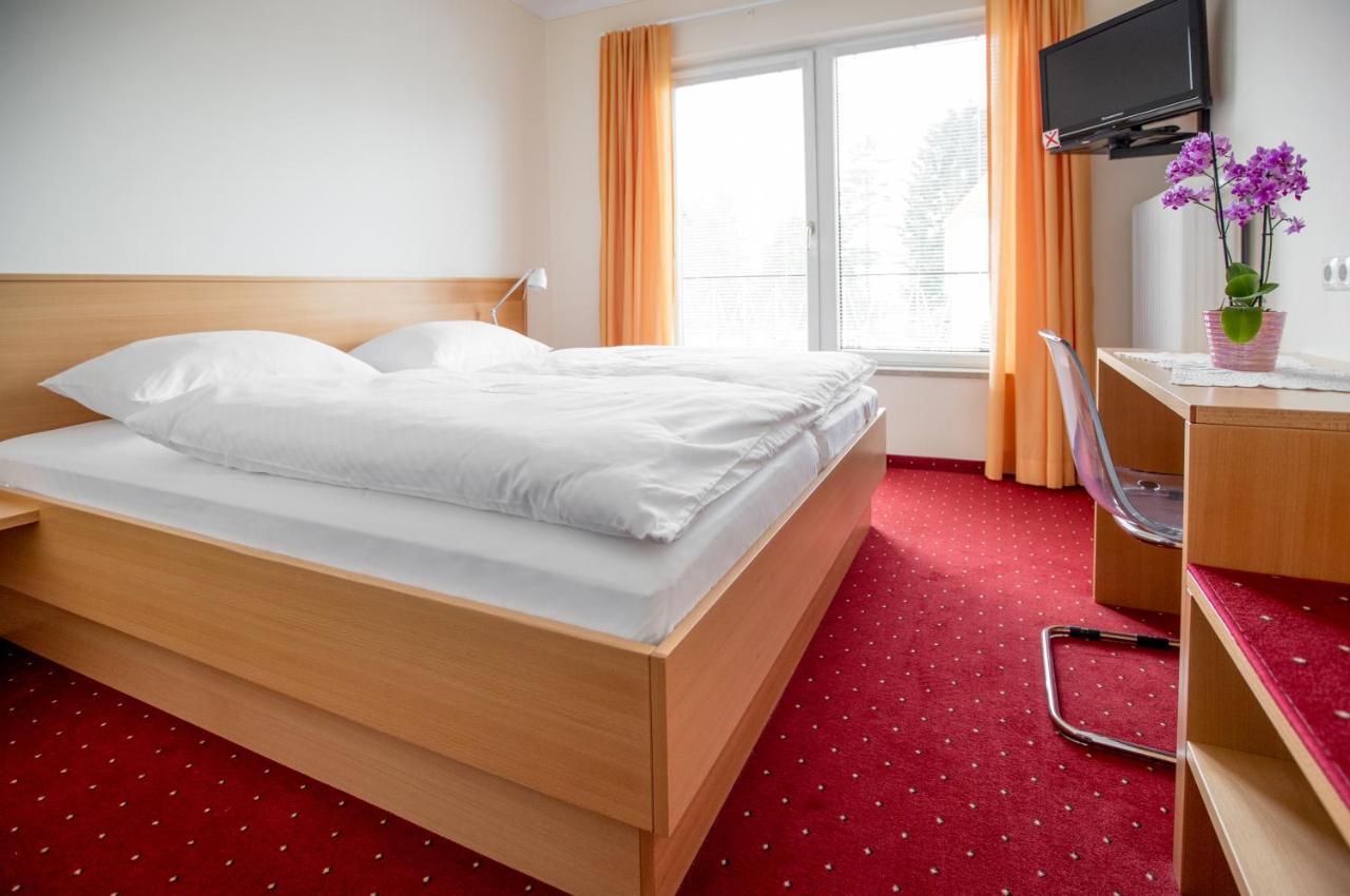 Hotel Reineldis Mureck Bagian luar foto