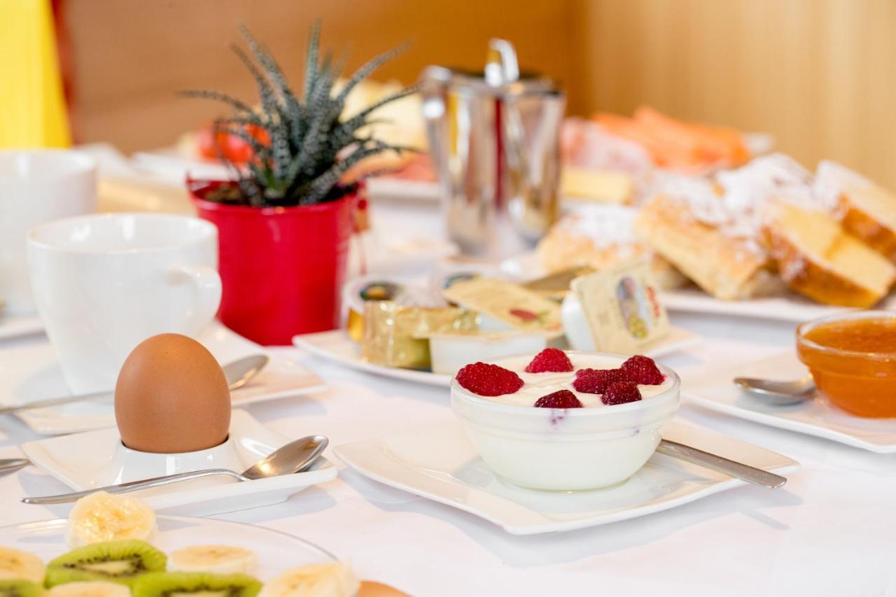 Hotel Reineldis Mureck Bagian luar foto